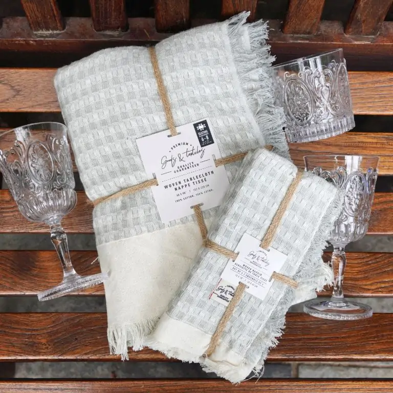 garden linens with glassware