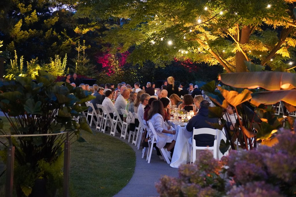 Dining Al Fresco: Rock Garden